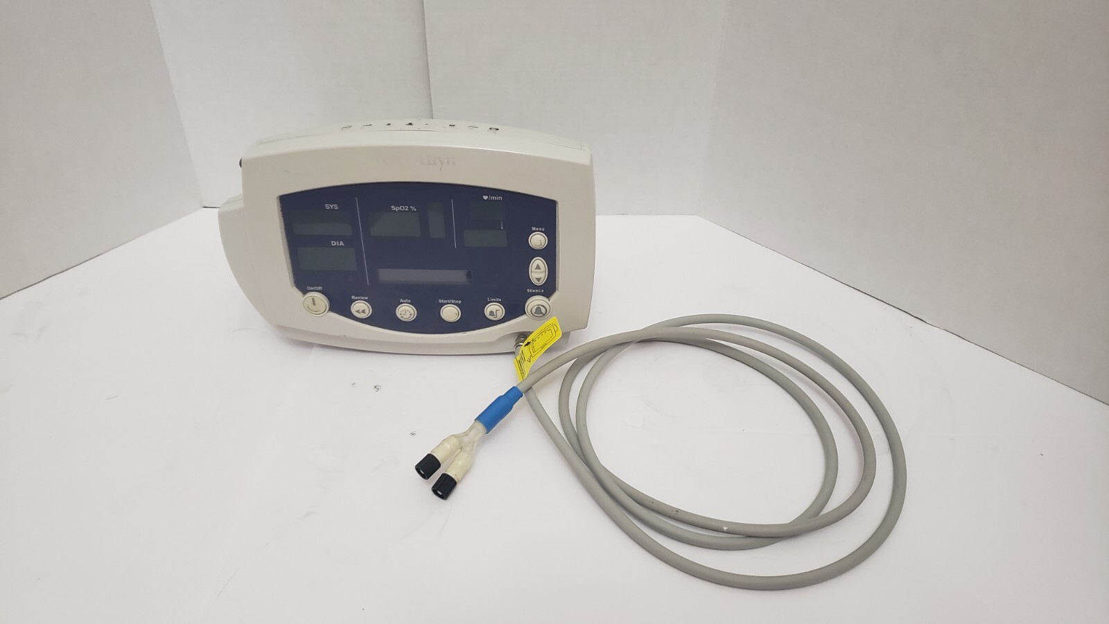 Welch Allyn 007-0104-00 Vital Signs Monitor with BP Hose - Photo 1