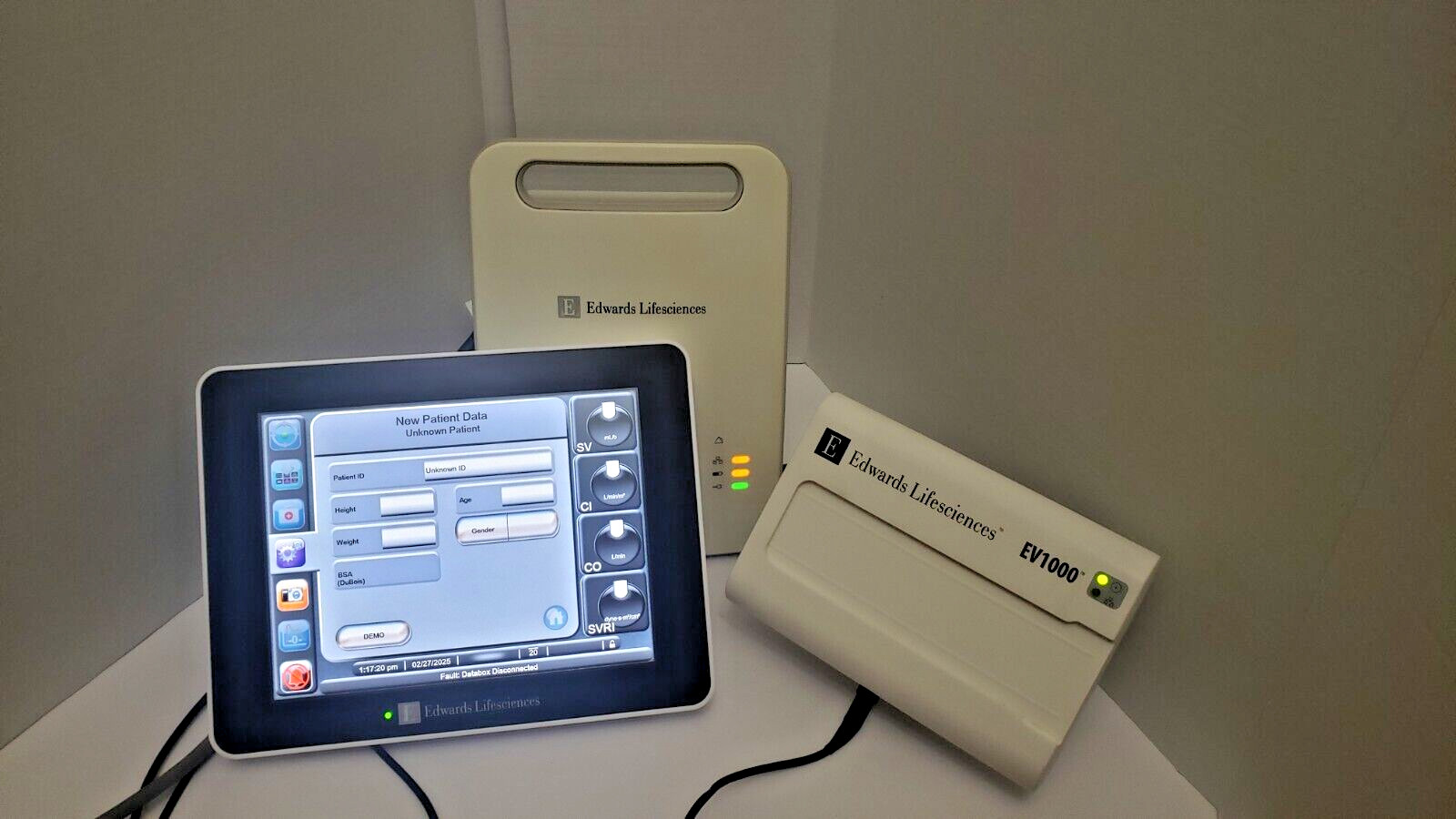 Edwards Lifesciences EV1000 Hemodynamic Monitoring System Unit 2 - Photo 1