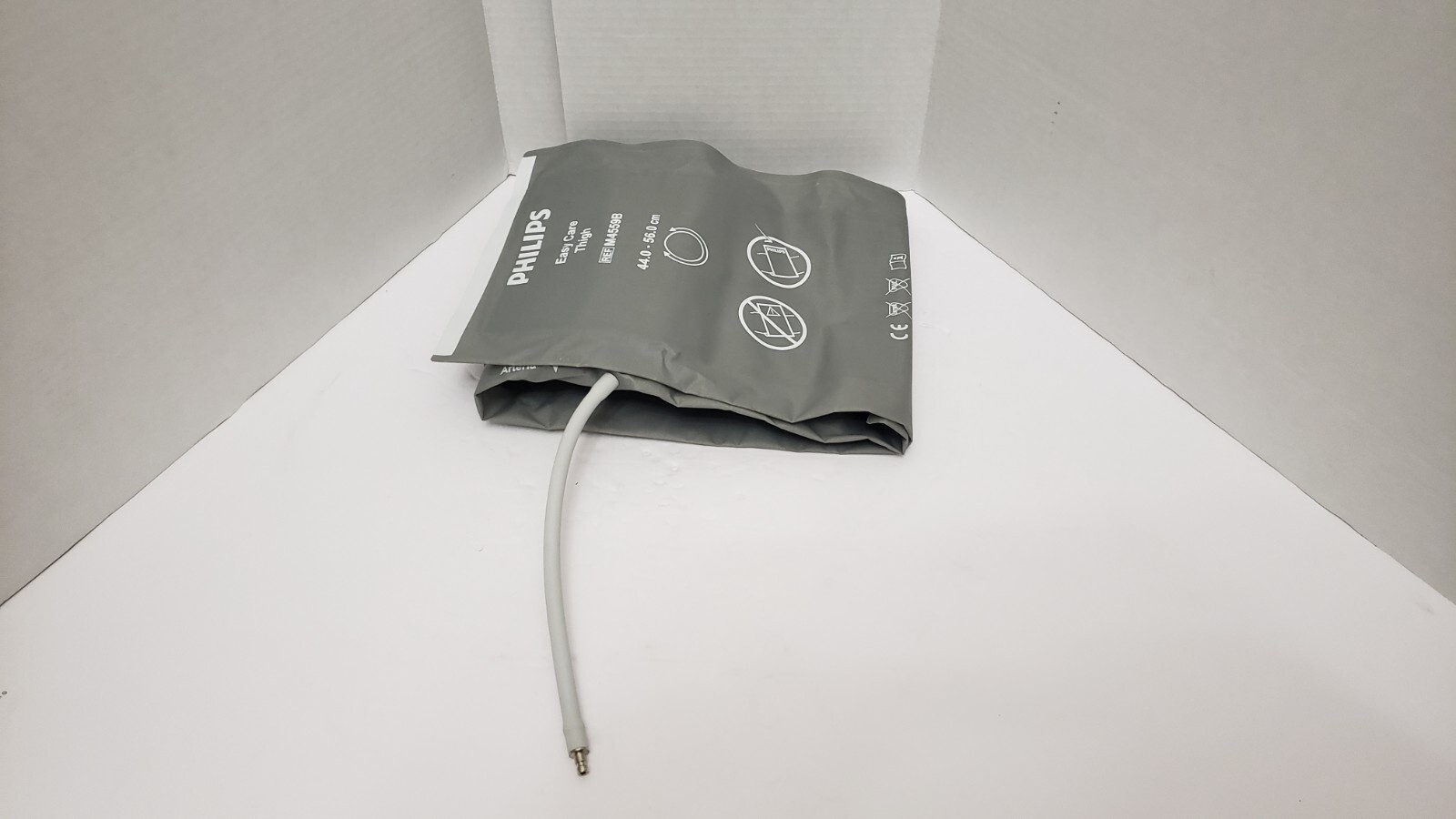 Philips Reusable Thigh NIBP Cuff M4559B - Photo 1