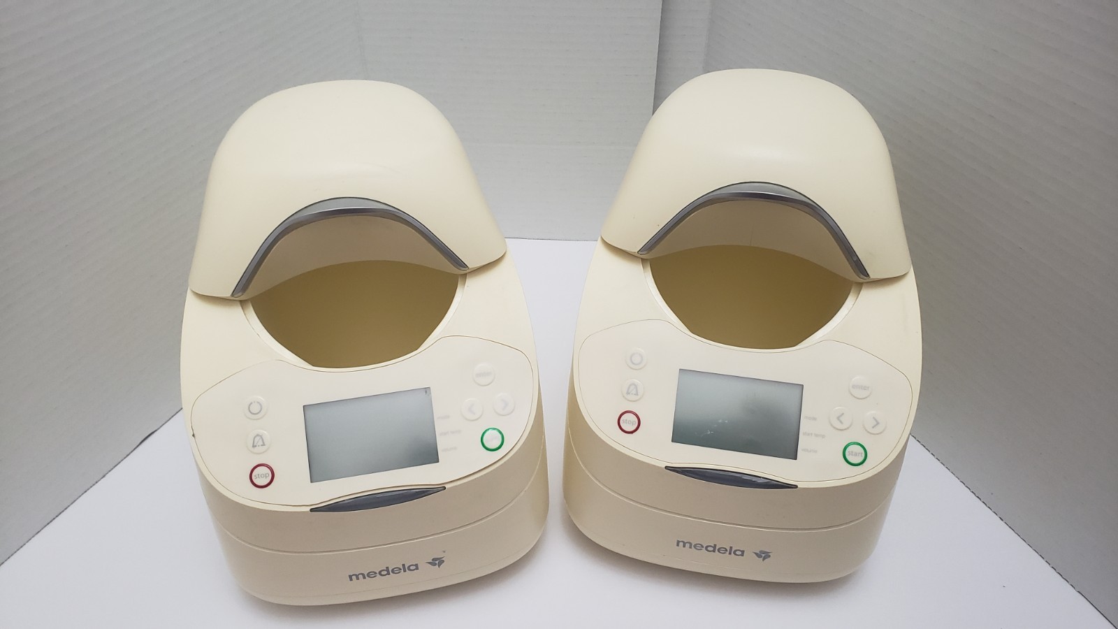 Medela Digital Waterless Milk warmer 87115 Lot of 2 FOR PARTS or REPAIR - Photo 1