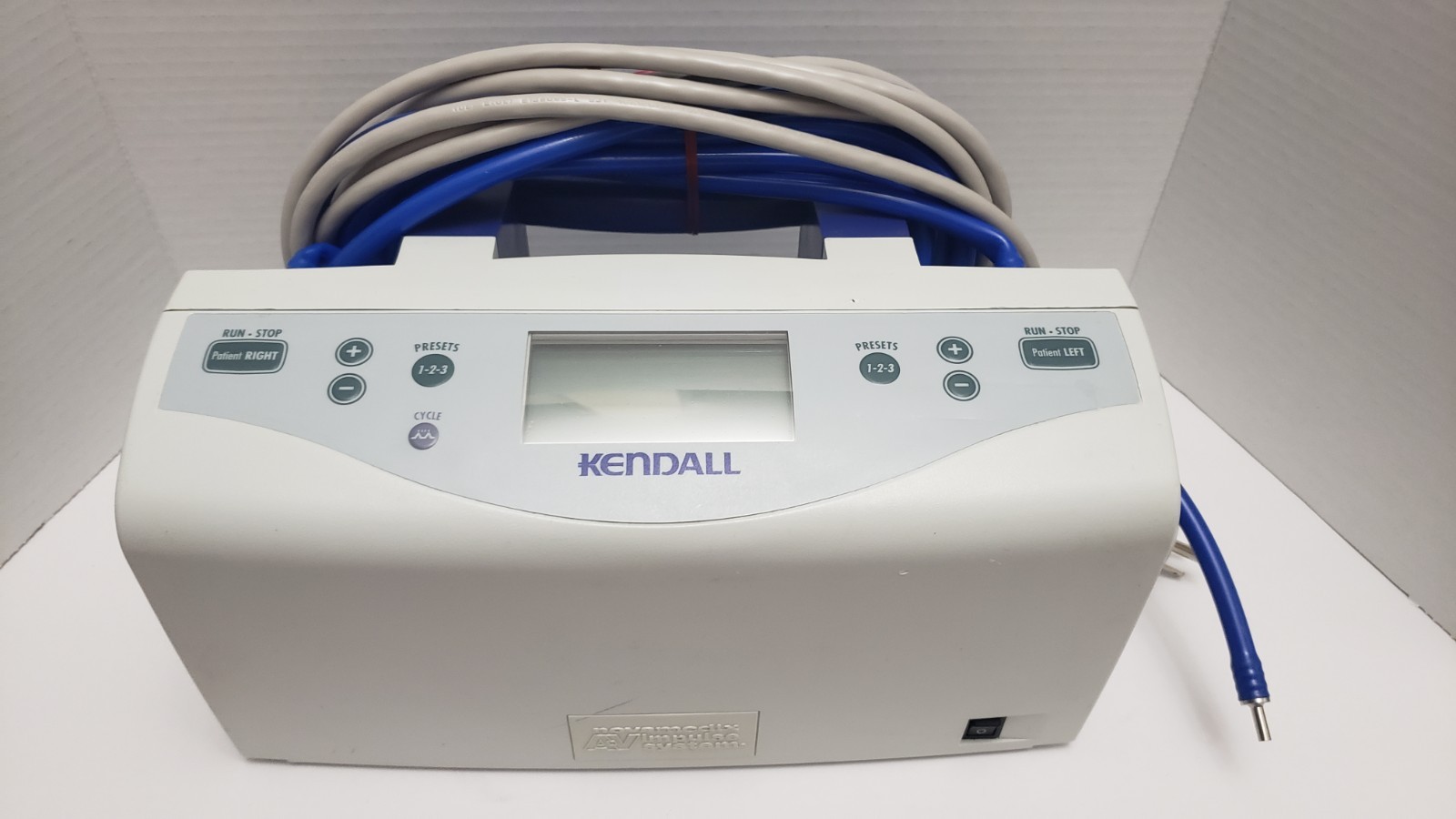 Kendall 6060 Pump with Hoses and Power Cord Unit 2 - Photo 1