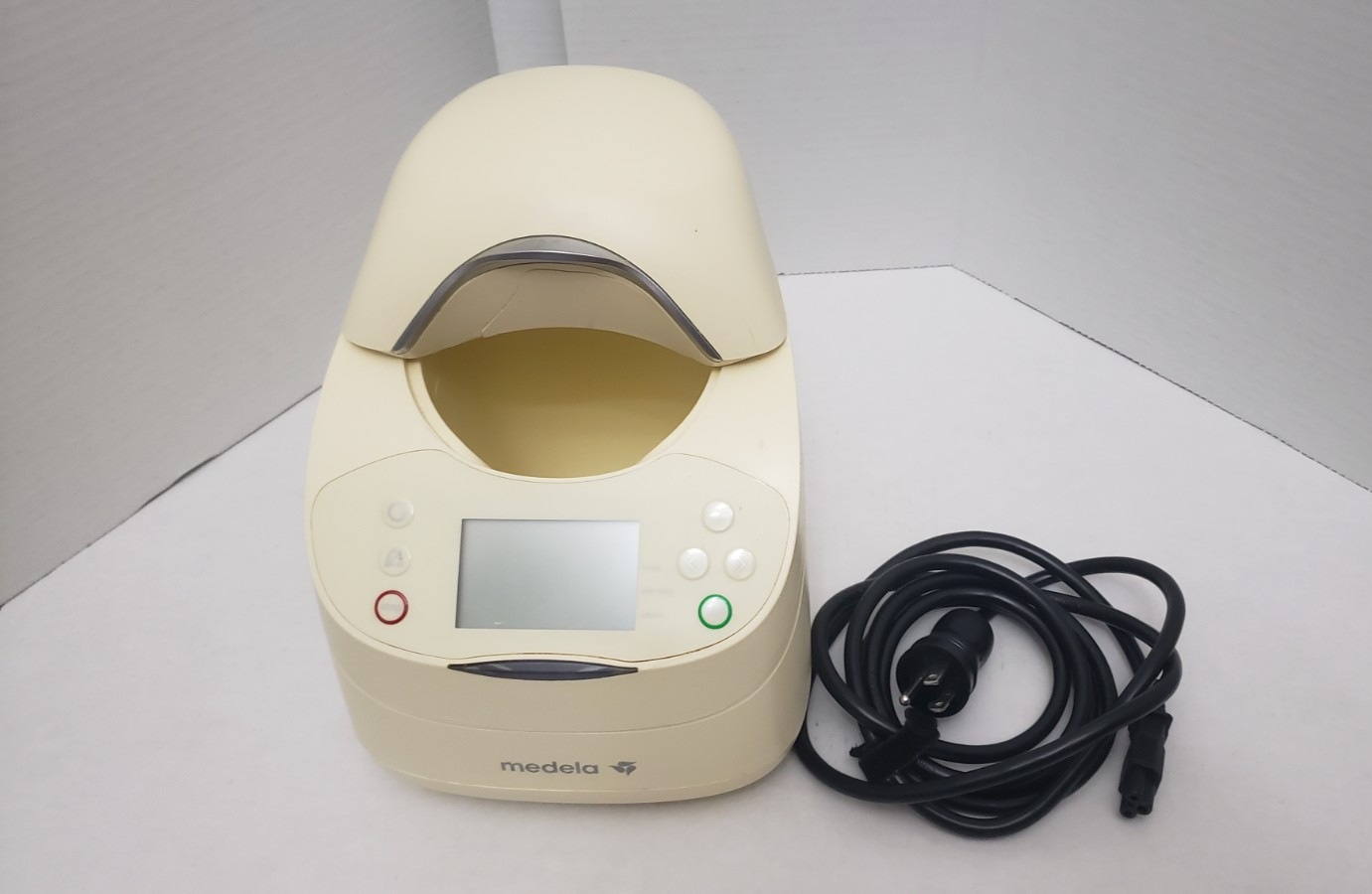 Medela Digital Waterless Milk warmer 87115 with power cord Defroster Unit T - Photo 1
