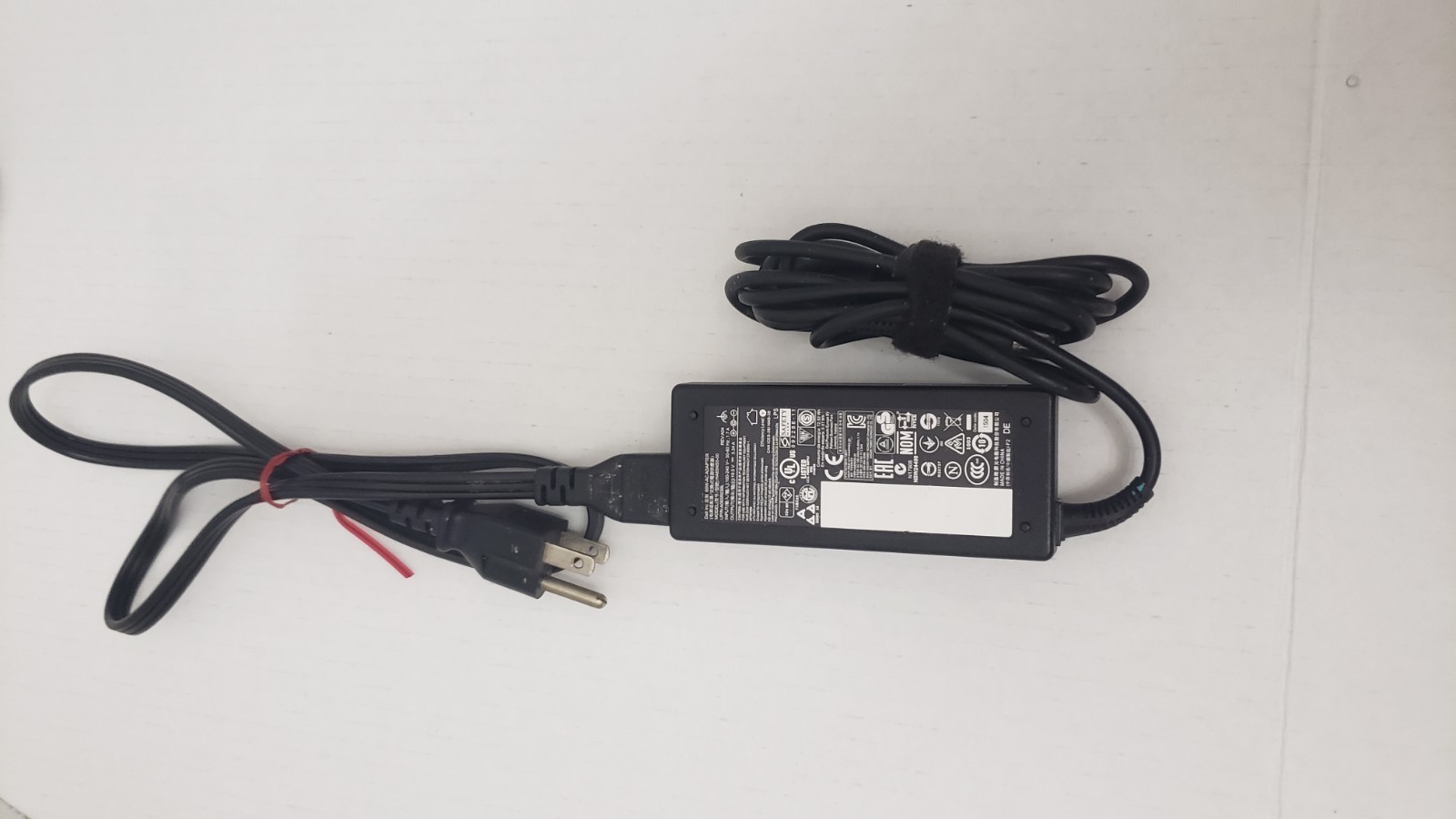 Dell HA65NS5-00 09R N2C 19.5V 65W 3.34A 33019AM - Photo 1