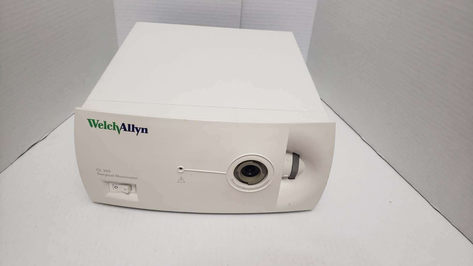 Welch Allyn CL-300 Surgical Illuminator Light Source - Photo 1
