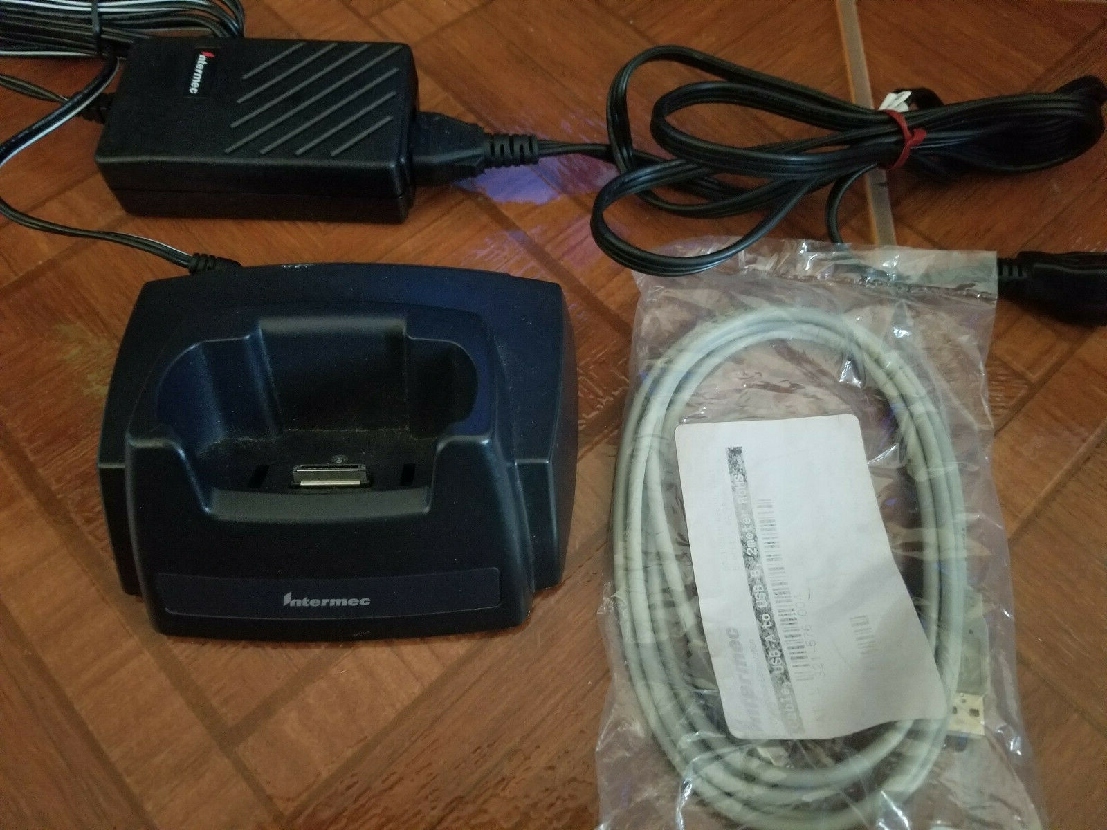 INTERMEC DOCK STATION 700C BARCODE SCANNER MODEL 700C SINGLE P/N 225-683-006 - Photo 1