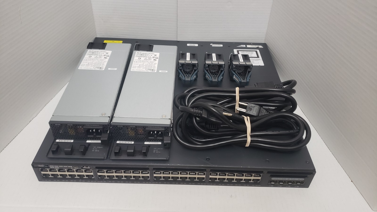 Cisco WS-C3650-48PS-S 48x 10/100/1000 Ethernet PoE+ & 4x1G uplink w/ AC power - Photo 1