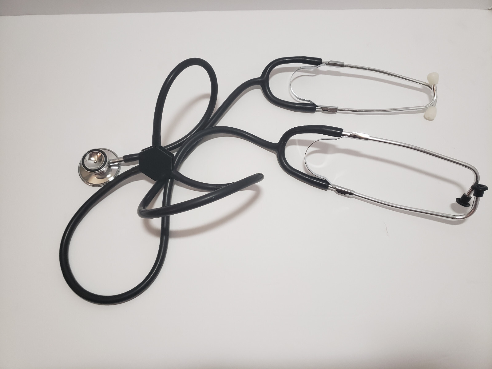 Stethoscope Dual Head Teaching Medical Training Black and White Ear Covers - Photo 1