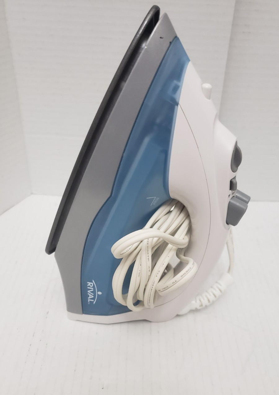 RIVAL Iron Steam Control Spray Function Temperature Indicator - Photo 1