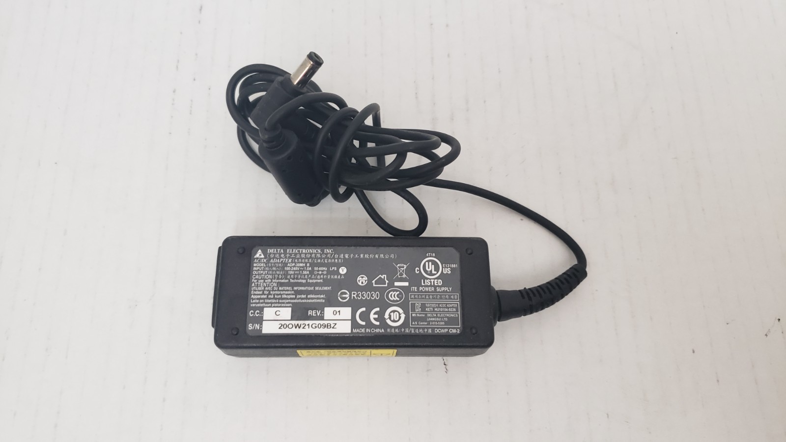 Delta 30W AC Power Adapter ADP-30MH B 19V 1.58A Charger - Photo 1