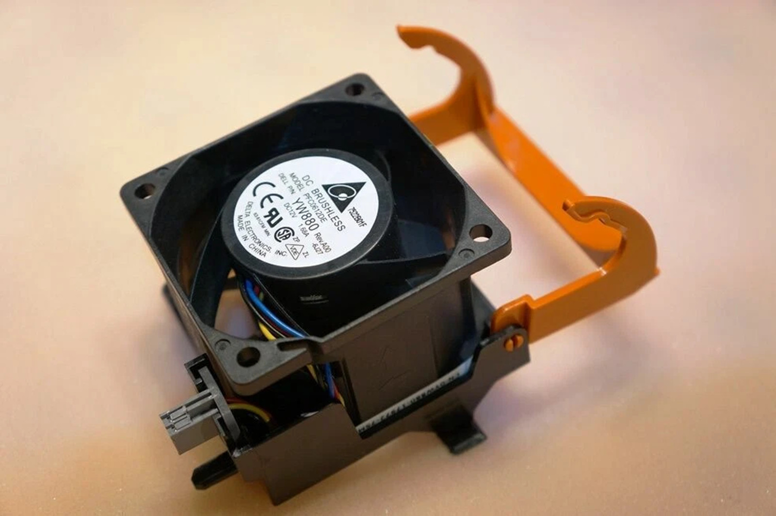 Dell PowerEdge 2950 12V FAN Delta Brushless PFC0612DE YW880 PR272 lot of 4 - Photo 1