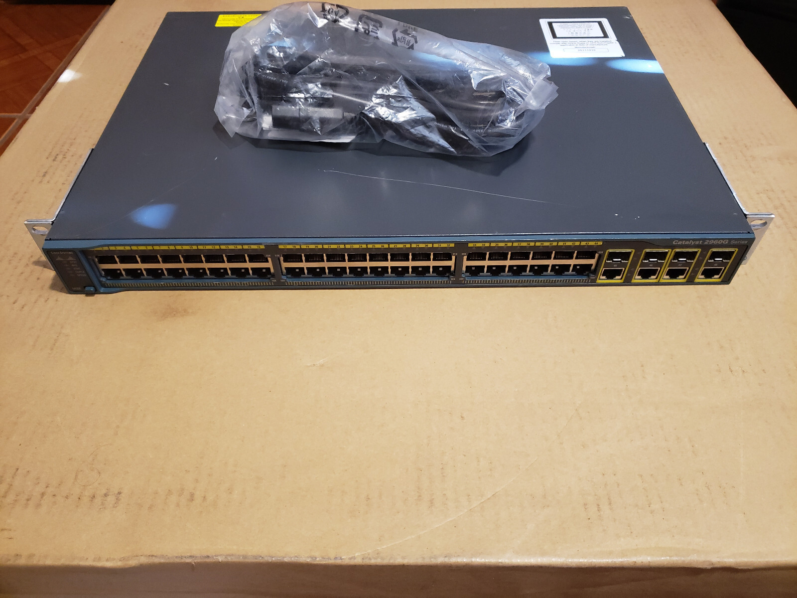 Cisco WS-C2960G-48TC-L 48 Port Gigabit Switch with Rack Ears and Power Cord V06 - Photo 1