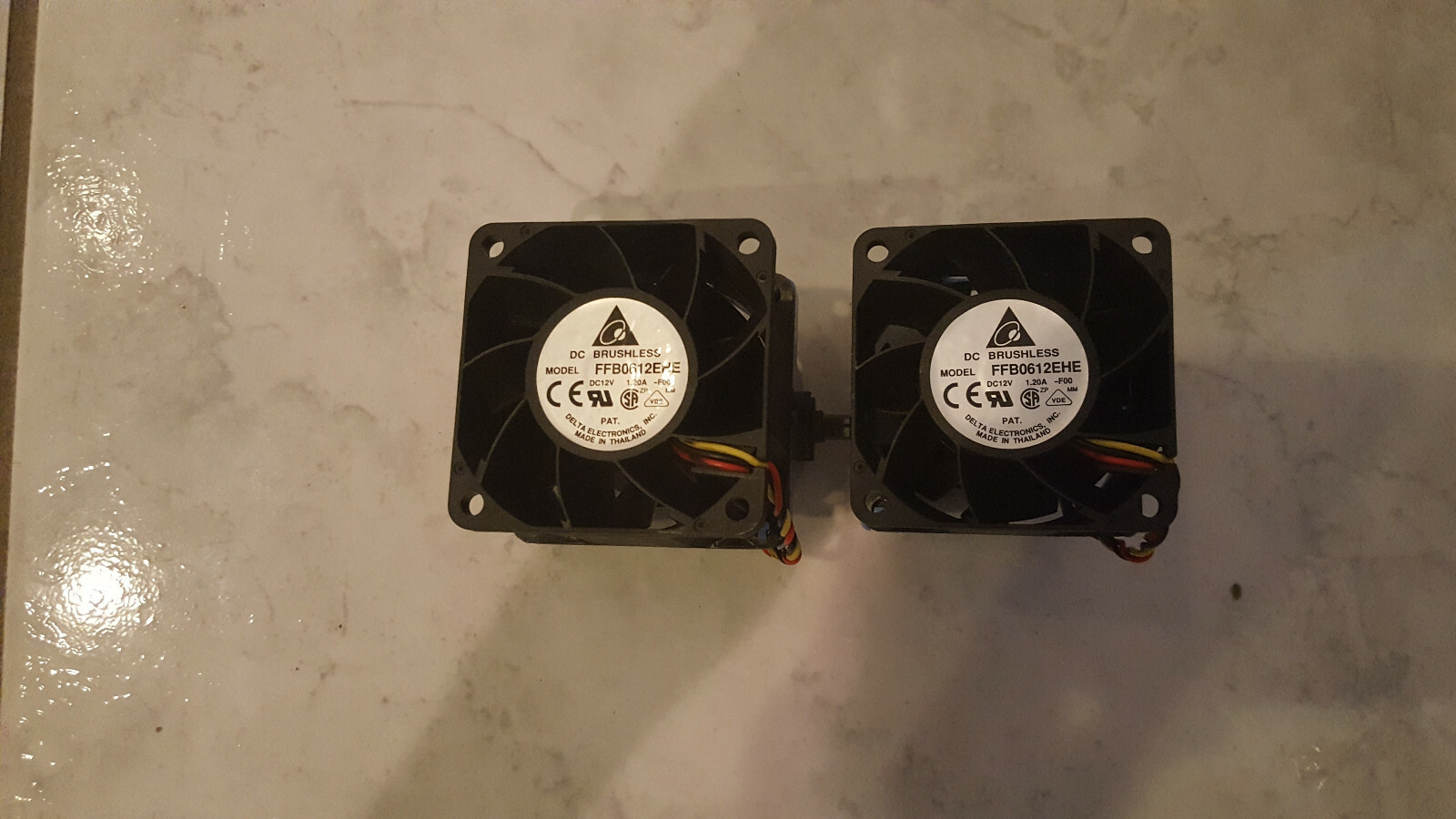 Delta Dell FFB0612EHE DC Brushless 12V 1.2A fan lot of 2 - Photo 1