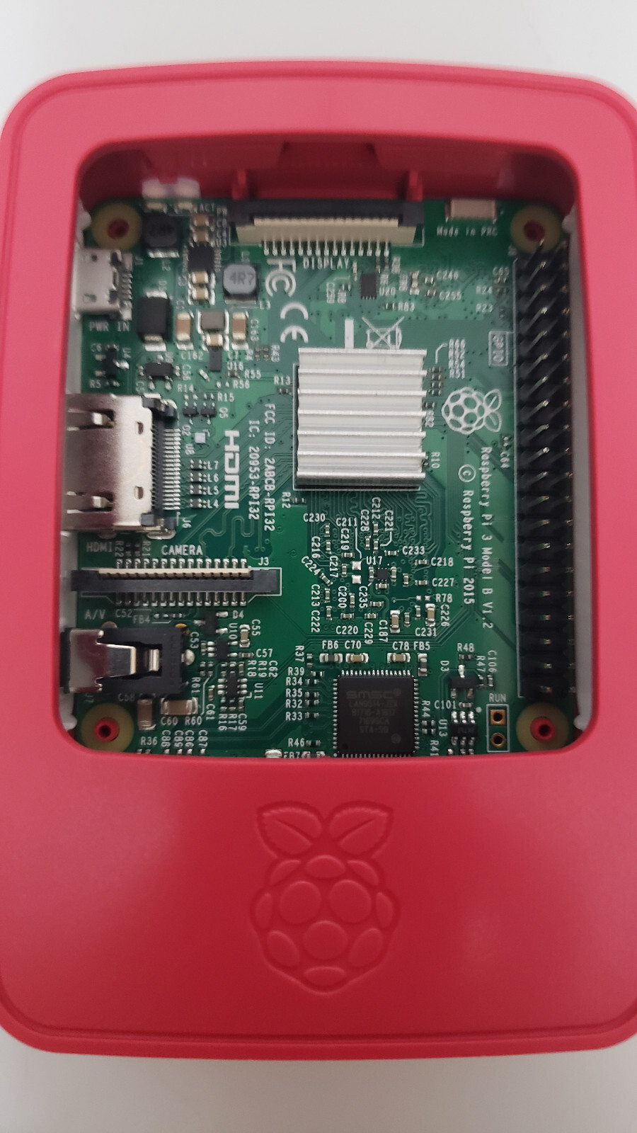 Raspberry Pi 3 Model B V1.2 2015 in red and white case - Photo 1