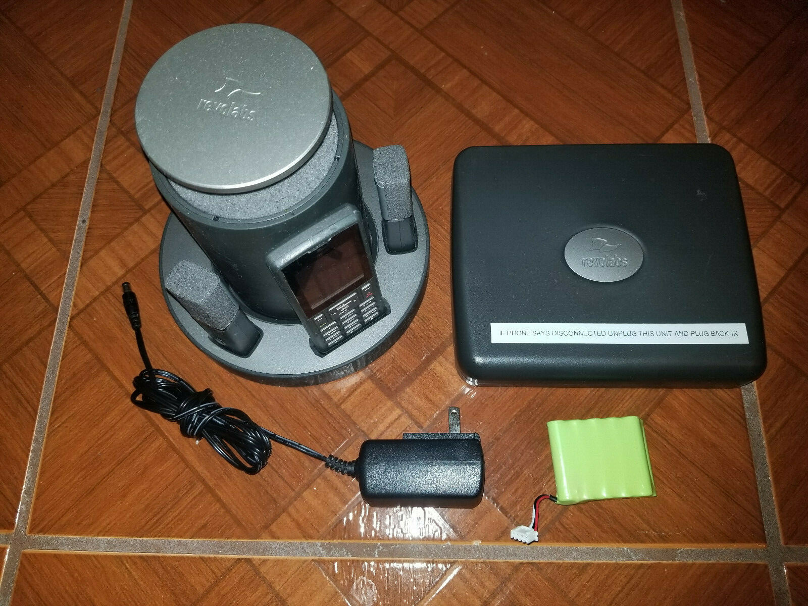 Revolabs flx2 Wireless conference VoIP Phone Device - Photo 1