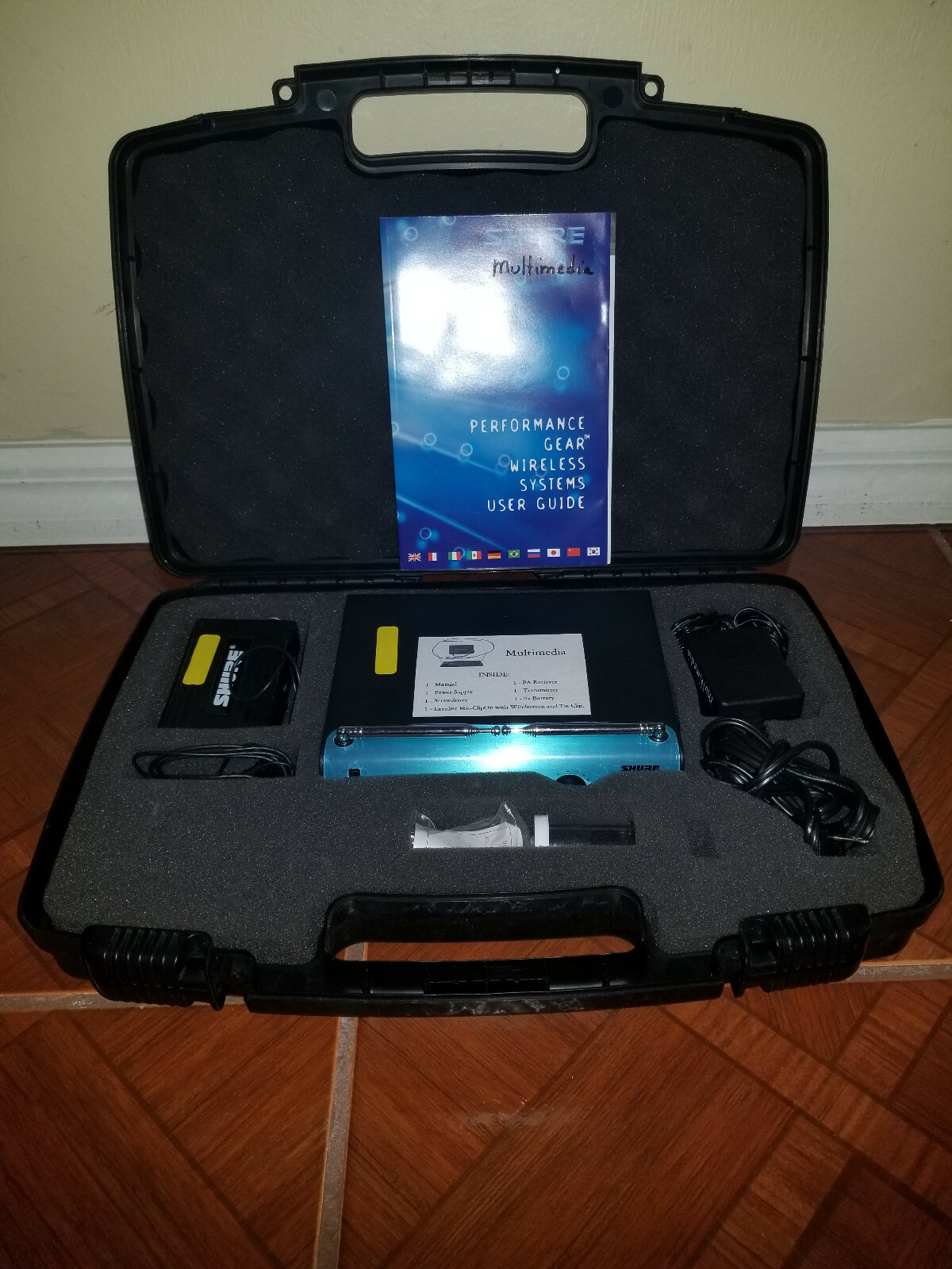 Shure T1-CQ Transmitter Bodypack Model with Receiver Mic and Case - Photo 1