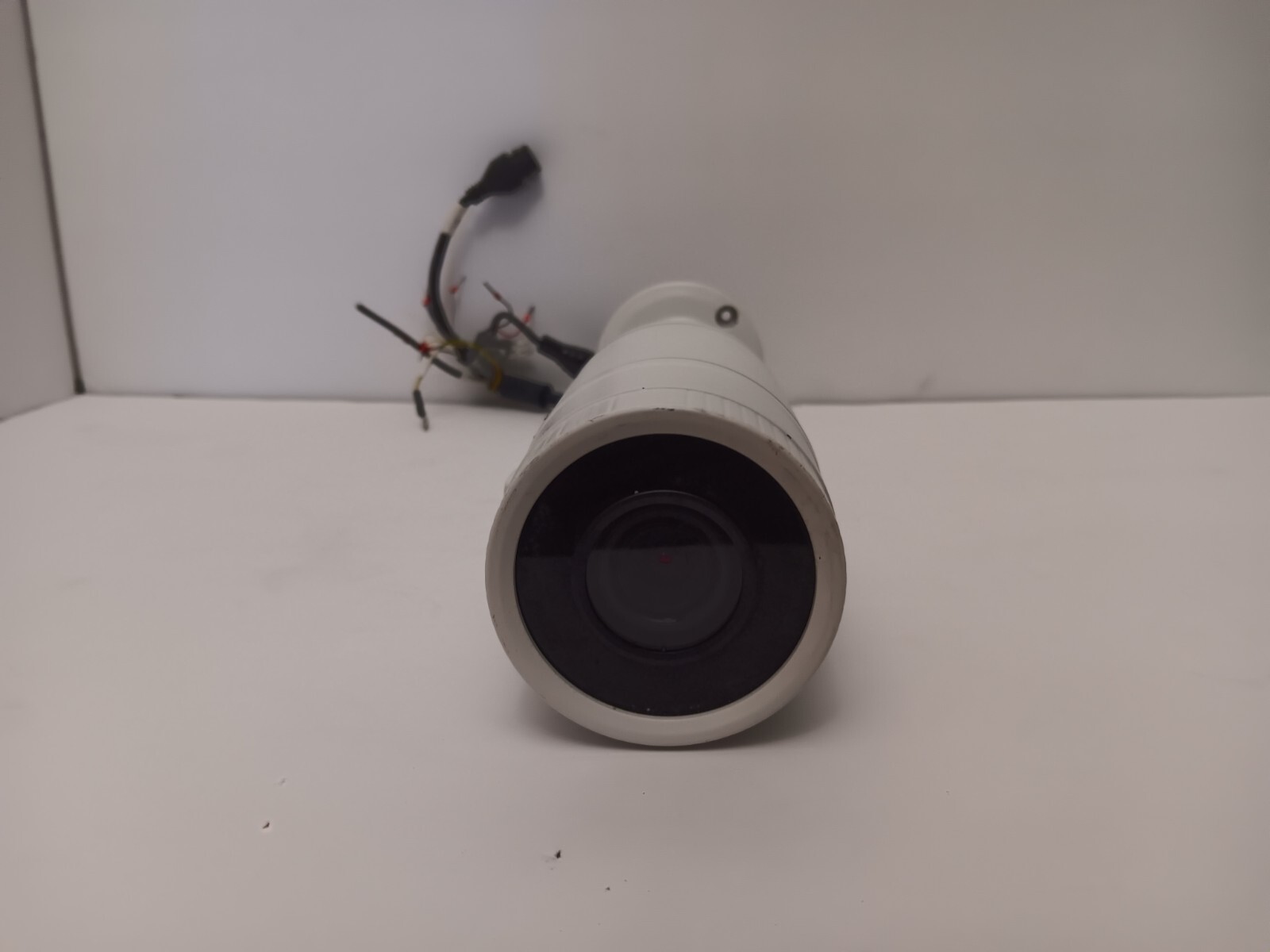 Vicon V942B-W312MIR-1 OUTDOOR FIXED NETWORK BULLET CAMERA - Photo 1